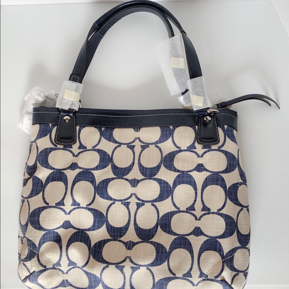 Coach 19620 Poppy Signature C Crosshatch Tote - Picture 3 of 8